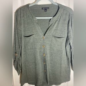 3/$21! 💠 CABLE & GAUGE 3/4 Sleeve Stretchy Top - Soft Green size Large